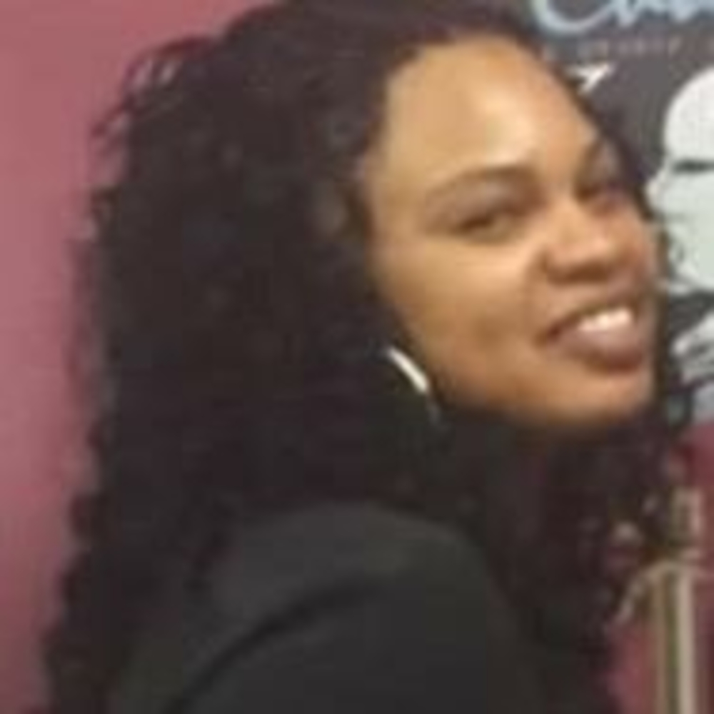 Meet your Posher, Ayesha